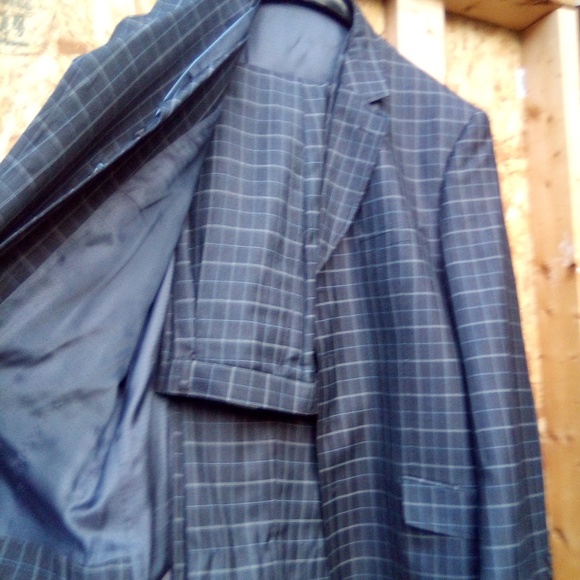 Suit and trench coat - Picture 3 of 4